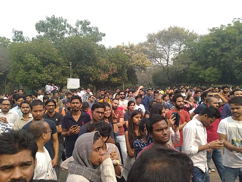 The students took the protest to the admin block in the afternoon (Pic: JNUSU)