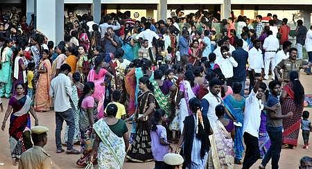 People at a voting booth in Chennai (Pic: TNIE)