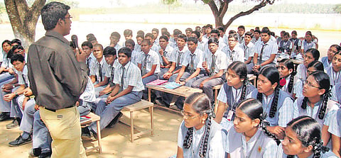 Scientists to help students understand Zero Shadow Day  (Pic: Express)