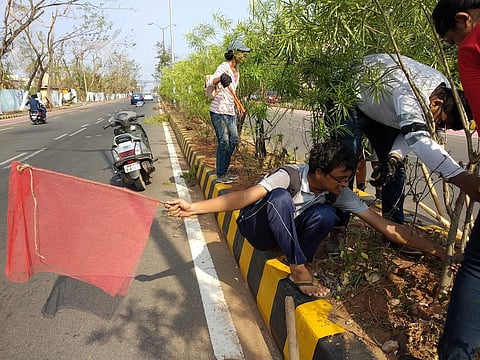 Volunteers at work | (Pic: Shweta Agarwal)