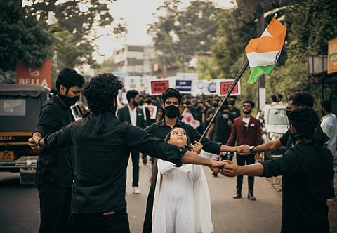 A protest in Kuttiadi used facts and symbolism to grab people's attention (Pic: Mashoor Muneer)