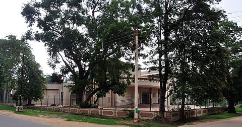 On Wednesday night, outsiders entered the university’s Vidya Bhavan Senior Boys’ hostel and assaulted at least two students (Pic:Wikipdeia)