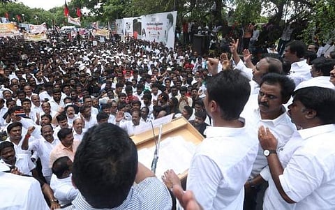 A protest in Tamil Nadu against imposition of Hindi by DMK Youth Wing Secretary, Udhayanidhi Stalin | Pic: Twitter