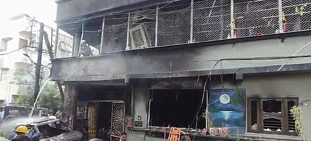 महाराष्ट्र: मीरा-भायंदर के निजी कॉलेज में भीषण आग, ऑडिटोरियम जलकर खाक; शॉर्ट सर्किट का अंदेशा