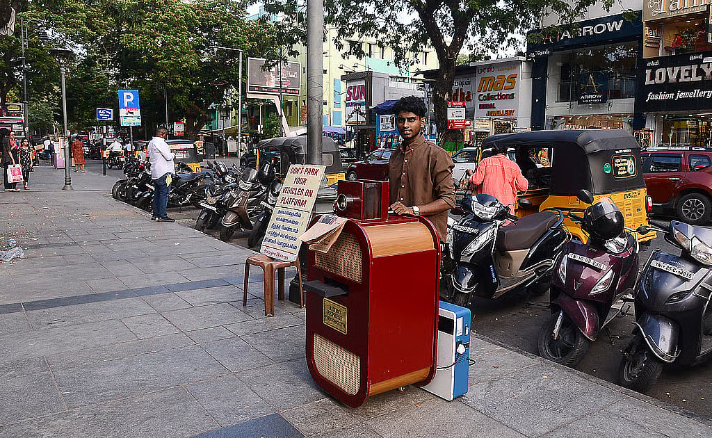 Retro Express photobooth brings instant nostalgia to Chennai shoppers