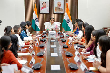 Rekha Gupta Meets Delhi College Students on Campus Safety