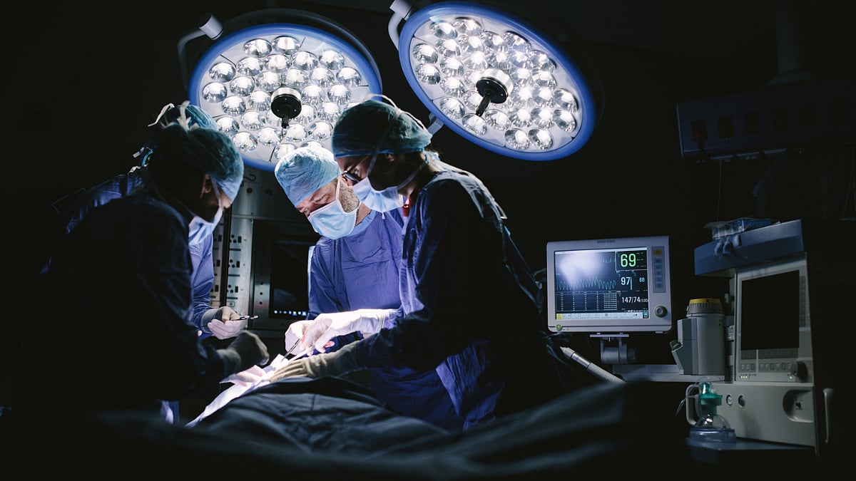 From Ghana to Kolkata: Metal Nail Removed from Woman's Abdomen via Complex Robotic Surgery