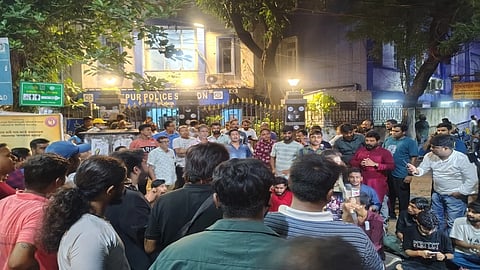 যাদবপুর ক্যাম্পাসে বাঁশ লাঠি নিয়ে ঢুকে তাণ্ডব চালানোর অভিযোগ এবিভিপির বিরুদ্ধে