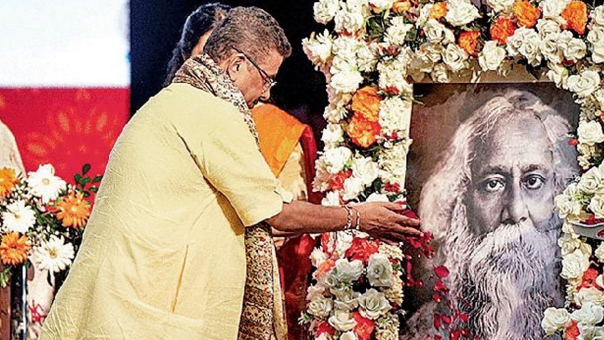 মমতার বিরুদ্ধে FIR করার নির্দেশ দিলেন শুভেন্দু, জনসভার মঞ্চ থেকে মাইক নিয়ে যান-নিয়ন্ত্রণ ঘিরে শুরু বিতর্ক