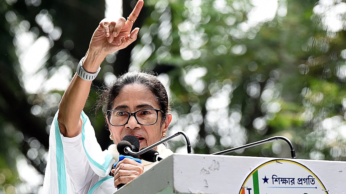 শুরু নতুন বাগ্‌যুদ্ধ: 'ভাণ্ডার' হুঁশিয়ারির পাল্টা 'চাকরি চুরি'