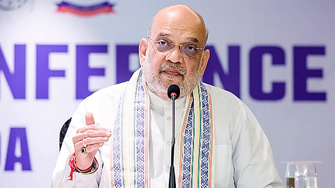 একটি অনুষ্ঠানে স্বরাষ্ট্রমন্ত্রী অমিত শাহ বক্তব্য রাখছেন