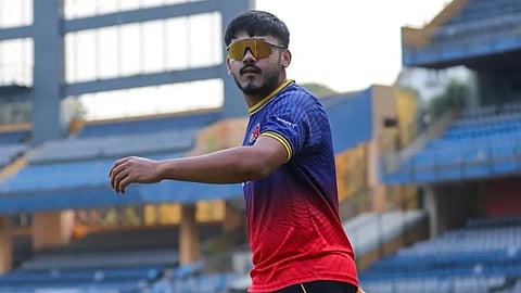 আয়ুষ মাত্রের ছবি।
