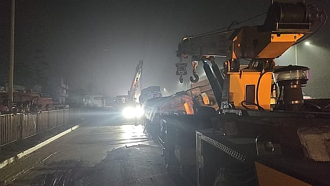 জাতীয় সড়কে জোড়া দুর্ঘটনা
