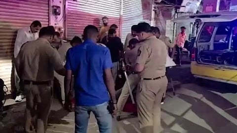 খুনের ঘটনায় তদন্তে পুলিশ