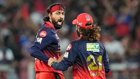 রজত পতিদারের সঙ্গে ক্রুনাল পান্ডিয়ার ছবি।