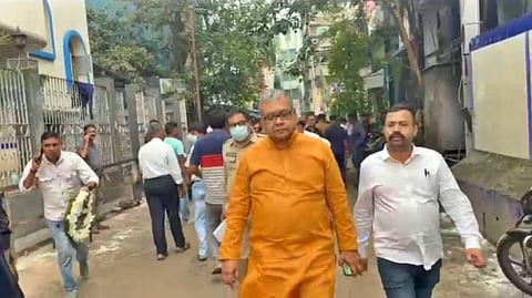 চোরবাগানে বিপর্যয়: হাসপাতালে স্বাস্থ্যমন্ত্রী