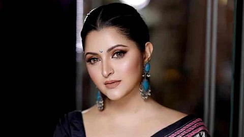 জন্মদিনে পরীমনির জন্য বিমানে এল ২ মণ শিউলি