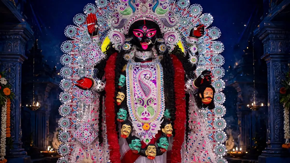 কালীপুজোয় জেলার দায়িত্বে থাকবেন মন্ত্রীরা, সতর্ক সরকার