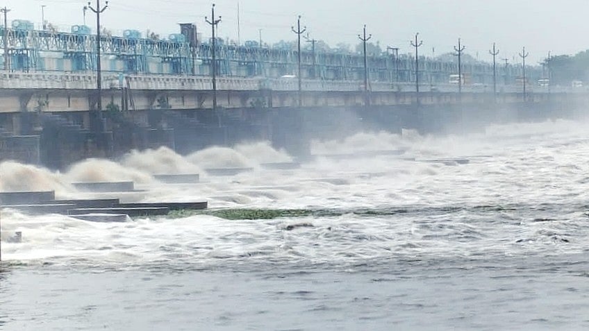 DVC water release today: বৃষ্টি বাড়তেই জল ছাড়ার পরিমাণ আরও বাড়াল DVC ...