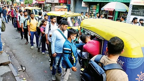 শহরের অটো চলে পরিবেশবান্ধব কম্প্রেসড ন্যাচারাল গ্যাস