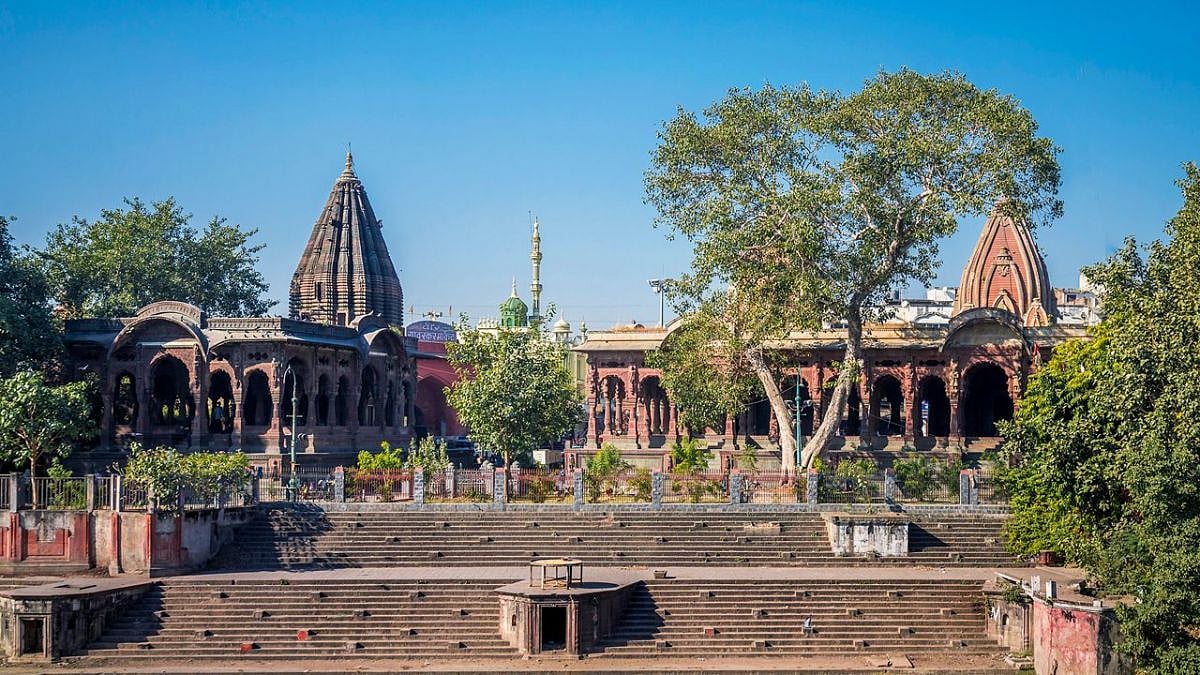 tample view