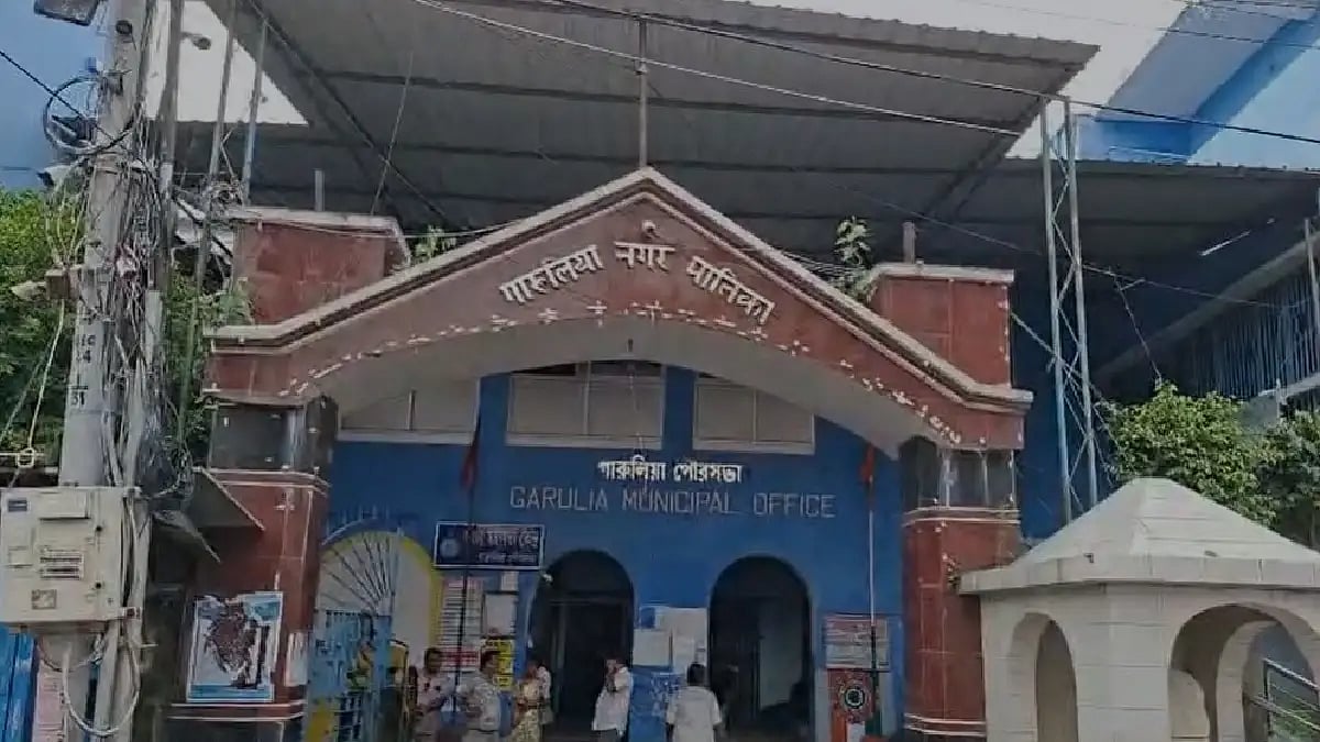 গারুলিয়ায় পুরসভার কাউন্সিলারদের গণইস্তফা। Garulia Mass Resignation