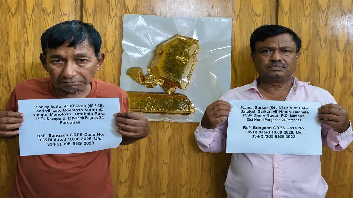 বনগাঁ জিআরপির বড় সাফল্য: ছিনতাইকারীদের ডেরায় তল্লাশি চালিয়ে বিপুল পরিমাণ সোনা ও নগদ অর্থ উদ্ধার