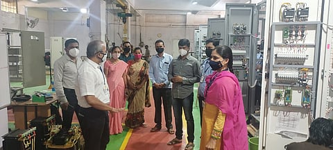 कोरोना दक्षता समितीकडून कंपन्यांची पाहणी; नियम पाळणाऱ्यांचा गोऱ्हे बु. ग्रामपंचायतीकडून सत्कार