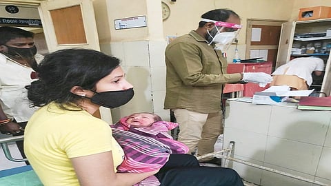 जन्मदात्यांनीच नाकारले एवढ्याशा जीवाला, उमरग्यात 'नकोसी'ला जीवदान 