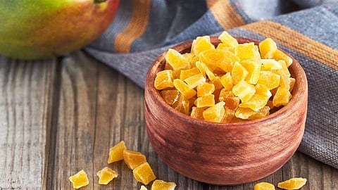 मुलांसाठी घरीच बनवा टेस्टी आंबा कँडी 