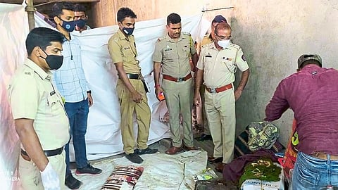 धारदार शस्राने सपासप केले तिच्यावर पतीनेच वार अन्
