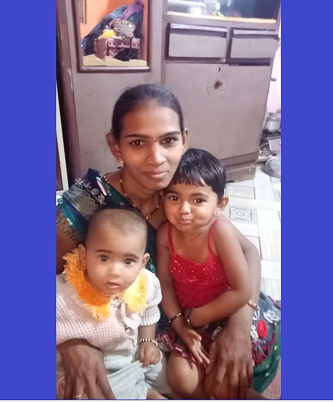 हृदयद्रावक! दोन चिमुरड्या लेकरांसह आईची विहिरीत उडी घेऊन आत्महत्या 