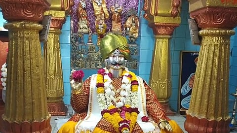Reading of Godad Maharaj's book at Karjat
