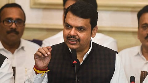 "नांगरे पाटील व मंडळी फडणवीसांना भिऊ नकोस!... तुझ्या पाठीशी आहे!'
