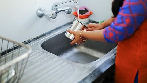 जळलेली भांडी पटकन साफ करण्यासाठी सोप्या टिप्स 
