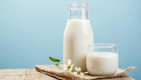 आता उन्हाळ्यातही दूध होणार नाही खराब; फॉलो करा ६ टीप्स
