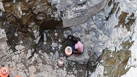 पाणीटंचाईच्या झळा आमच्याचं का भाळी? धावेल काय मदतीला मायबाप सरकार संकट काळी! 