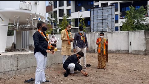 औरंगाबाद - चिकलठाण्यातील मिनी घाटीत ऑक्सिजन प्लाँटचे भाजपकडून प्रतिकात्मक उद्घाटन करुन आंदोलन करण्यात आले.