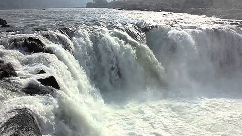dhundhar waterfalls 