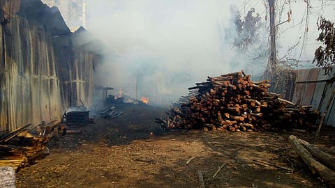 नागपुरात दोन आरा गिरण्यांना भीषण आग; दोन कर्मचारी बेशुद्ध