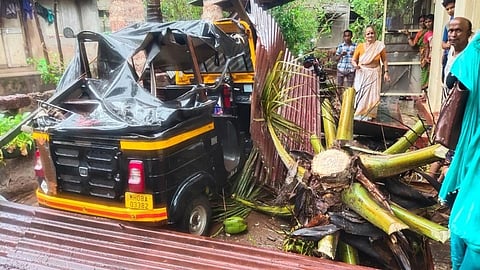 मुसळधार पावसासह 'तौक्ते' चक्रीवादळ रत्नागिरीत जिल्ह्यात दाखल 