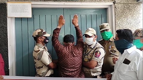 door open agitation