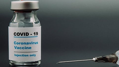 दिल्लीपासून गल्लीपर्यंत लस वाटपात भेदभाव; विशिष्ट केंद्राला सर्वाधिक पुरवठा
