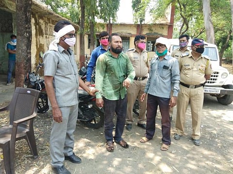 पातूर; पंचायत समितीच्या आवारात युवकाचा ‘आत्मदहना’चा प्रयत्न