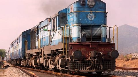 Passengers traveling to Mumbai, Pune, Nagpur, Kolhapur hit, 18 trains canceled
