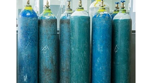 Mission Oxygen: तिसऱ्या लाटेच्या फाईटसाठी  १४ ऑक्‍सिजन प्रकल्प