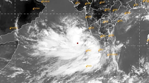 'तौक्ते' चक्रीवादळाचा विदर्भाला धोका नाही; पुढील आठवड्यात उन्हाचे चटके 