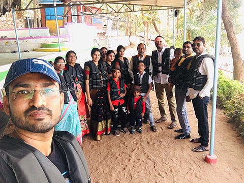 कुटुंबातील आठही जणांना एकाचवेळी कोरोनाची लागण, आई ऑक्सिजनवरही असूनही केली मात