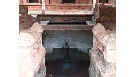 PHOTO - ऐतिहासिक पार्श्‍वभूमी असलेले राजापूरचे गंगातीर्थक्षेत्र