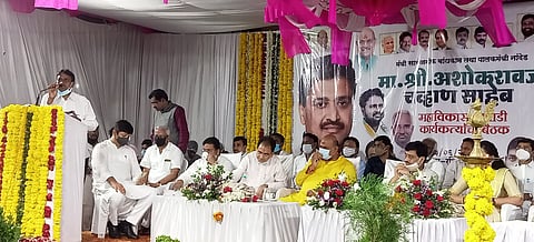 भाजपचे माजी नगराध्यक्ष भाषण करताना